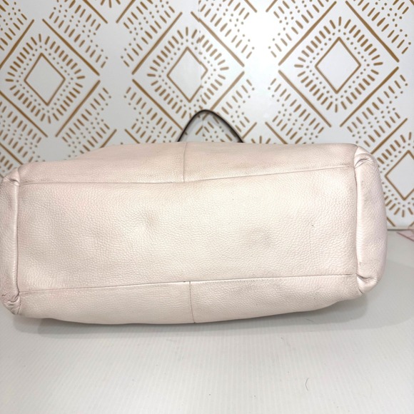 Coach Shoulder Bag Cream Pebble Leather Hobo Silver Hardware Everyday Neutral - Picture 6 of 14